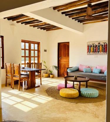Nyota ya Amani, Shela Lamu