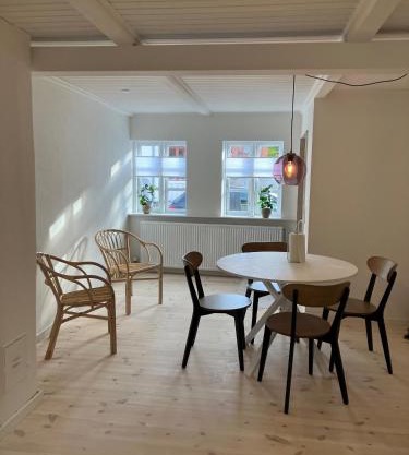 Nyrenoveret charmerende byhus