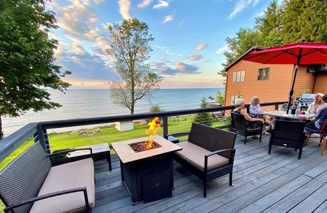 Oak Cottage - Lakefront cottage located in Sodus, NY, with full amenities.