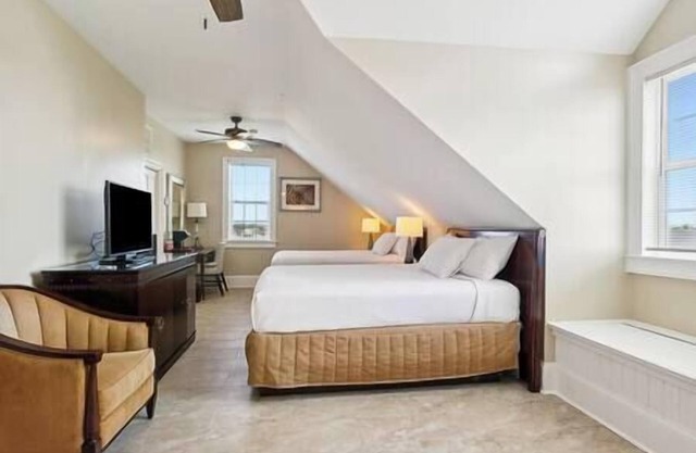 Oak Cottage R302