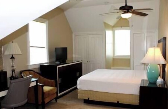 Oak Cottage R303