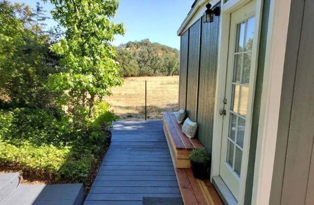 Oak Country Cottage