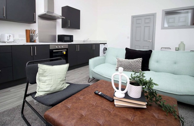 Oak Court by Mia Living spacious 1 bed apartment