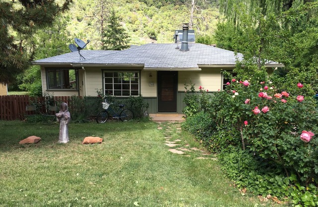 Oak Creek Canyon Cottage: gemütlich und landschaftlich reizvoll, nur wenige Minuten von der Innenstadt von Sedona entfernt