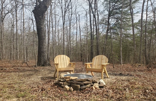 Twisted Maple(The Oak) - dog friendly cabin in the woods