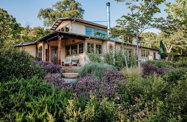 Oak Meadows House - A unique home near Yosemite