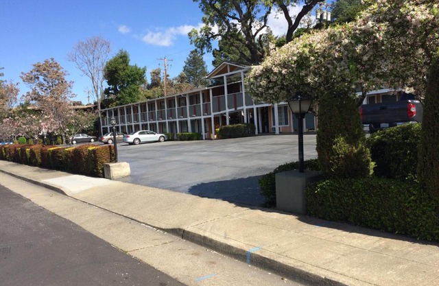 Oak Motel