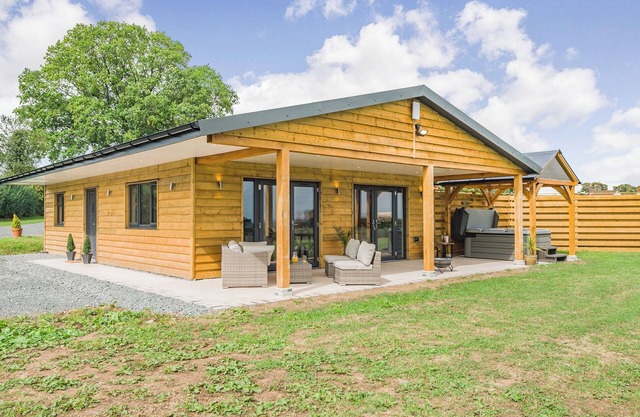 Oak Tree Lodge - UK38383