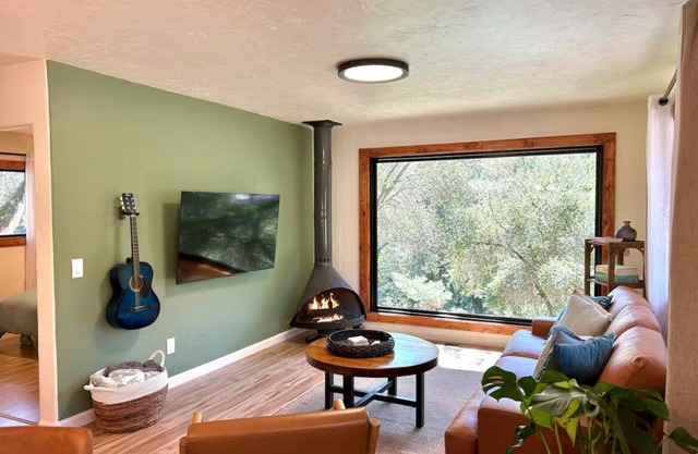 Oak Treehouse Retreat