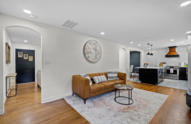 Oakhurst Corner- 3B/2B 10 min drive to Wrightsville Beach