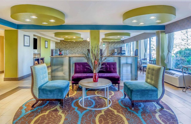 Oakland Airport Arena Hotel