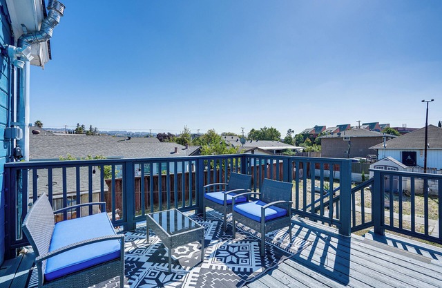 Oakland Apartment: 8 Mi to Dtwn!