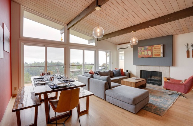 Oakland Vacation Rental ~ 7 Mi to Downtown