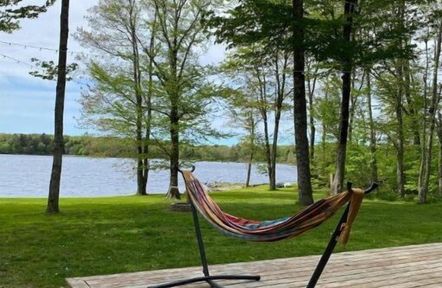Oakleaf Lake Retreat *Serene with Private Hot Tub*