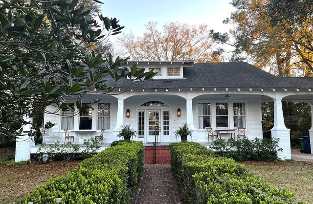"Oakview" - Historic Arts and Crafts hideaway at Columbia Street River Landing