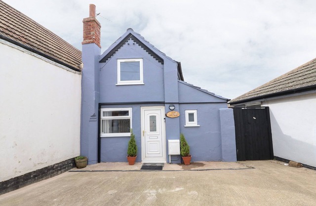 OAR COTTAGE, family friendly, with a garden in Mablethorpe