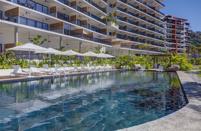 Oasis 702 - Oasis Riverfront Rio Cuale Rooftop Pool OceanViews