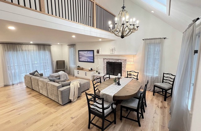 Cozy 3-bedroom building in gorgeous Dennis with WiFi, AC