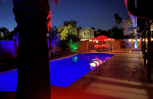 Oasis in the Desert with 30,000 Gallon Heated Diving Pool & Hot Tub No Heat Fees