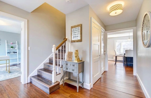 Oasis Near the City - Lakefront Home on a Quiet Cul-de-sac