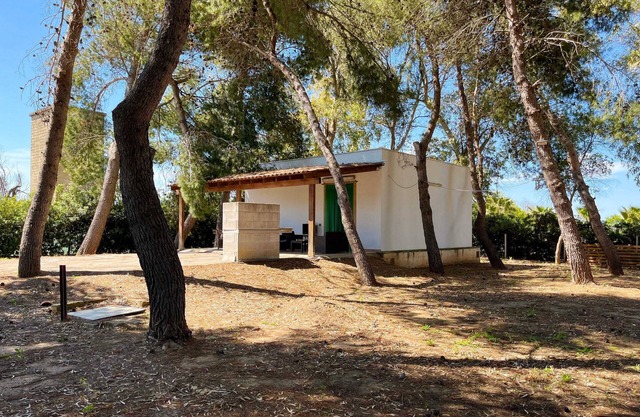 Haus mit einem Kiefernwald nahe dem Meer und 4 von Gallipoli 6-12 Sitze