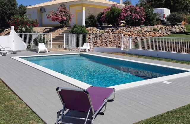 Oase der Ruhe - Villa mit Pool und großem Garten