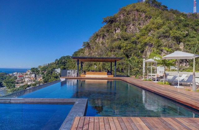 Oasis Rooftop Pool Ocean Views, Balcony Nr Romantic Zone