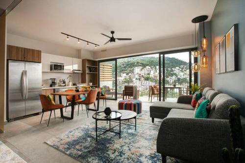 Oasis Studio - Puerto Vallarta Downtown Malecon, with City, Ocean & Mountain Views
