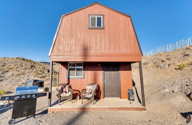 Oatman Studio w/ Fire Pit Near Bullhead City!
