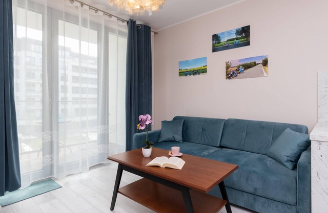 Obrońców Wybrzeża 8 | Schöne Wohnung | Balkon