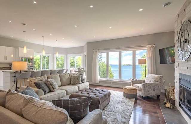 Oceanfront Villa St. Margaret's Bay
