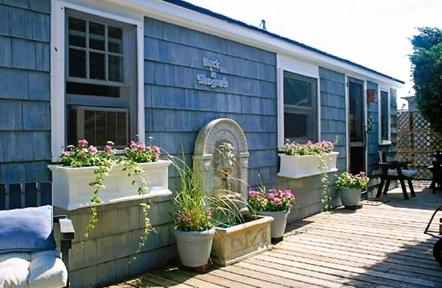 Charming Bay View Cottage