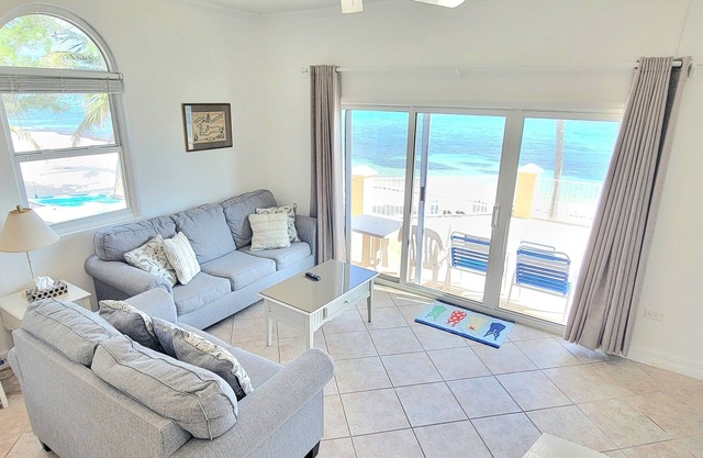 Ocean/Beachfront - stunning views! Seabreeze Villas