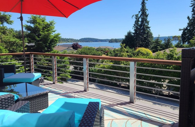 Ocean Bliss! Beach getaway with amazing views!