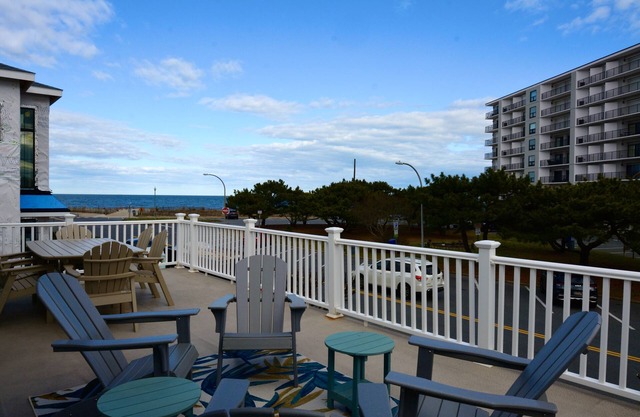 OCEAN BLOCK Rehoboth Beach Home Sleeps 10 w/ Parking