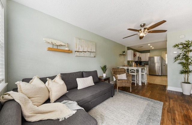 Ocean Blue Cottage 2|1 Blk to Beach| Close to Mayo
