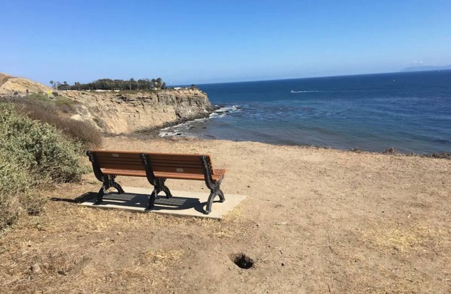 OCEAN BREEZE!Furnished 2/1 Pt Fermin.Pets,fenced yard,WD,Assigned parking+street
