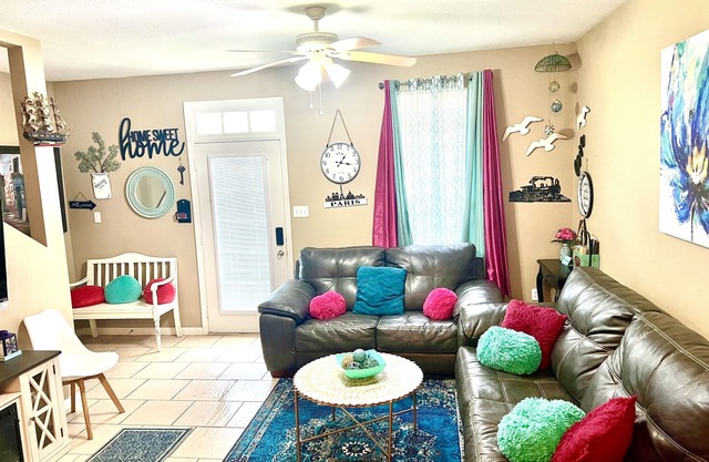 Ocean Breeze Vacation Townhouse 3b-3bh Gated-POOL-DECK-WiFi 1.5B to BEACH Sleep9