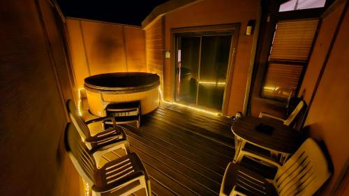 Ocean Cabin 1 With Private Jacuzzi