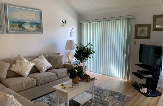 Schöne Bayside Condo
