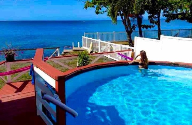 Ocean front 2-bedroom house private Beach, pool in enchanting Rincon wifi AC