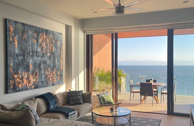 Ocean Front 2 Bedroom with Pool & Ocean Views