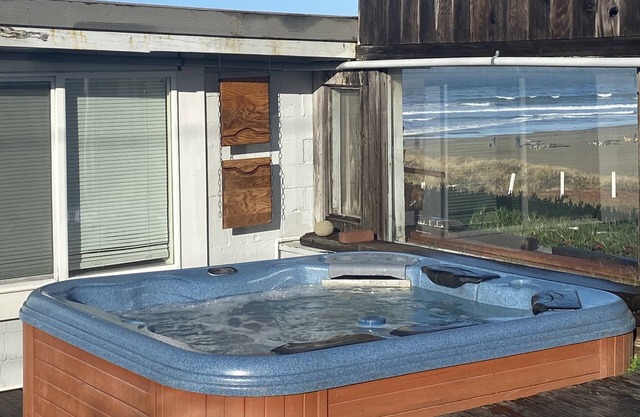 Ocean Front / Whirlpool / Hot Rock Sauna / Haustiere / 2 ngt min / Rollstuhl-Zugang.