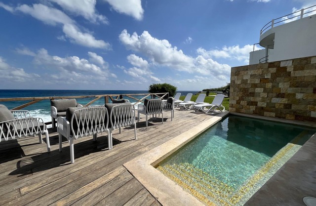 Ocean Front 6 BR See Dolphins + Sunrise From Bed