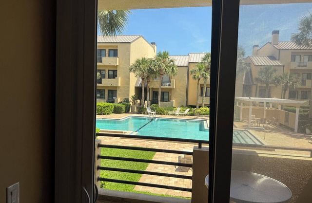 Ocean front and pool side beautiful condo for unforgettable beach holiday