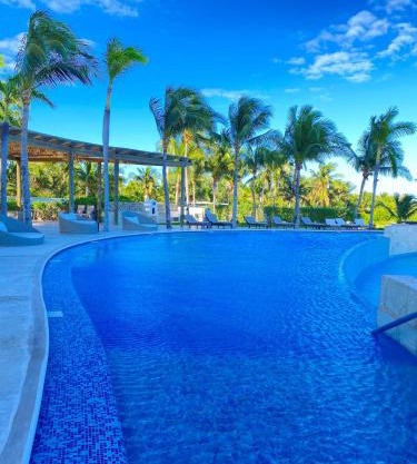 Ocean front apartment in Cancun