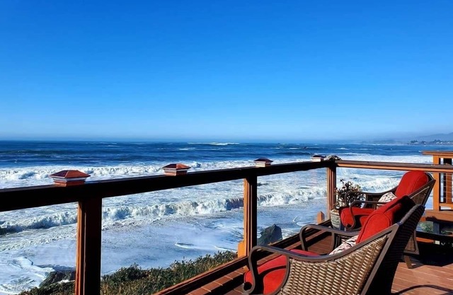 Ocean Front Cabin 12 with Private Jacuzzi & Spectacular Views