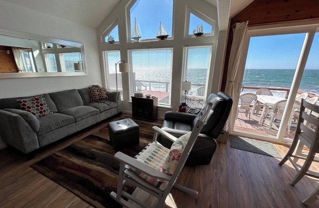OCEAN FRONT Cabin - Ancient Mariner - Brookings, OR