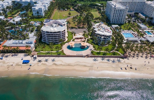 Ocean Front Condo with Pool Sleeps 6 Adults-Quinta del Mar 203