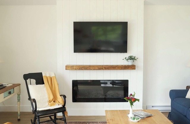 Ocean front cottage, relax and enjoy the sunset over St. Margaret's Bay!